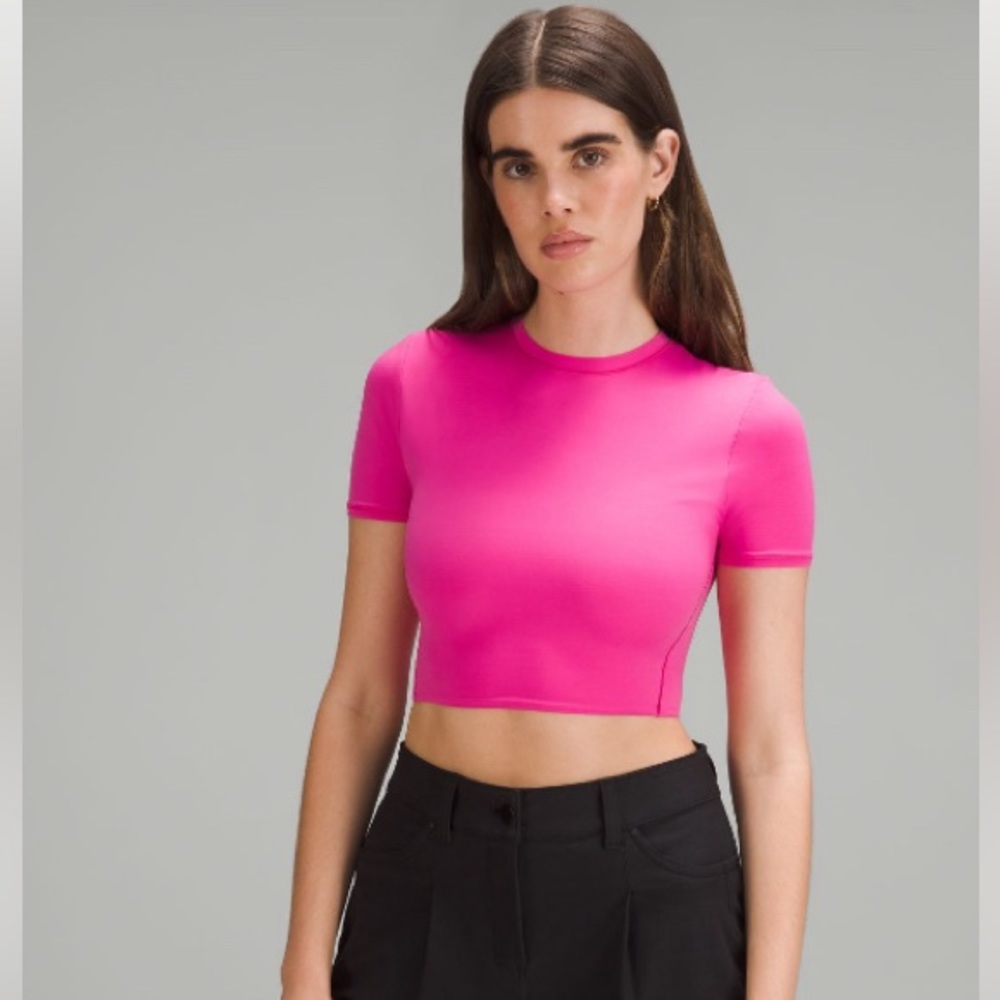 🍋Lululemon wundermost ultra soft nulu cropped top